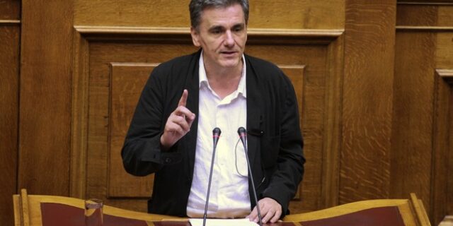 Τσακαλώτος: Το θέμα είναι ποιον θα εμπιστευθεί ο ελληνικός λαός, να διαχειριστεί το χρέος