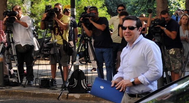 Όχι στο δάνειο – γέφυρα λέει το Μαξίμου
