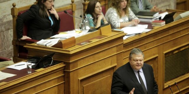 Βενιζέλος: Πρωτοβουλία υπεράσπισης της δημοκρατίας η πρόταση μομφής εναντίον της Ζωής Κωνσταντοπούλου