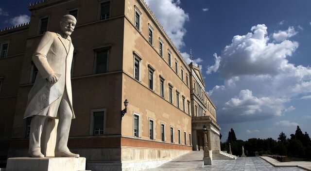 Αλλαγή εκλογικού νόμου: Σχέδια απλής αναλογικής