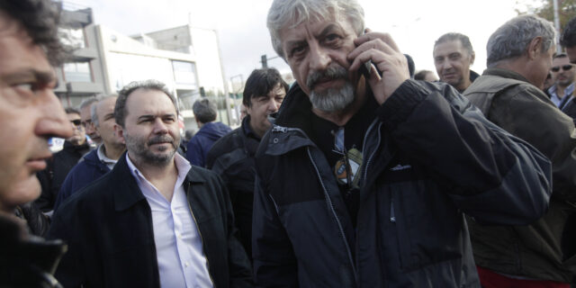 Ελεύθεροι αφέθηκαν οι συνδικαλιστές της ΠΟΣΠΕΡΤ