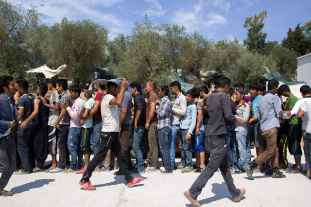 Νέα ένταση στην Λέσβο. Έγινε επέμβαση των ΥΜΕΤ