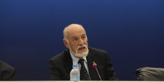Στην απόφαση της Διακομματικής παραπέμπει για τον τηλεοπτικό χρόνο ο Μορώνης