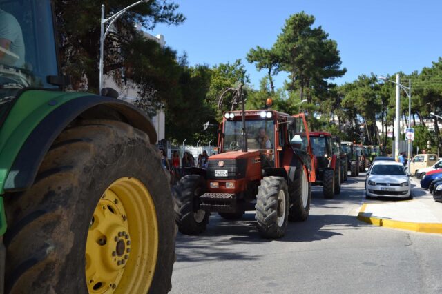 Στους δρόμους οι αγρότες