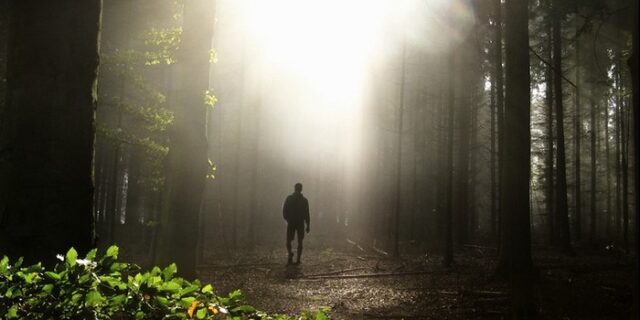 Καλό φθινόπωρο: Οι αγορές που θα ανανεώσουν τη ντουλάπα σας με την αλλαγή του καιρού