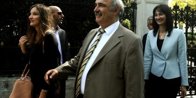 Ζήτημα για Μπόλαρη θέτει το Τμήμα Δικαιωμάτων ΣΥΡΙΖΑ