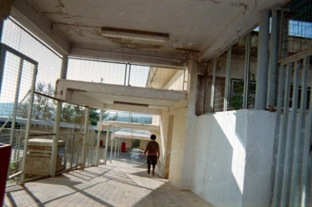 Αναστάτωση στο Νταού Πεντέλης για δύο ύποπτους που πήδηξαν τον φράχτη