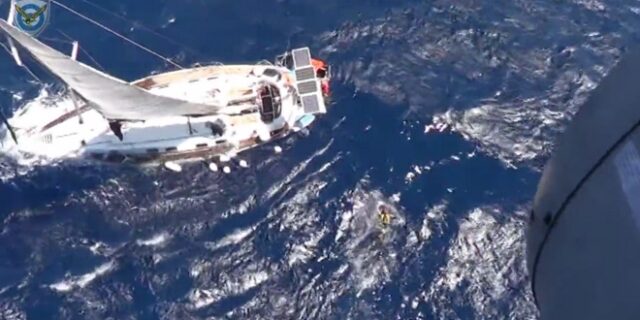 Δραματικές διασώσεις καρέ-καρέ on camera με Super Puma στη Χίο