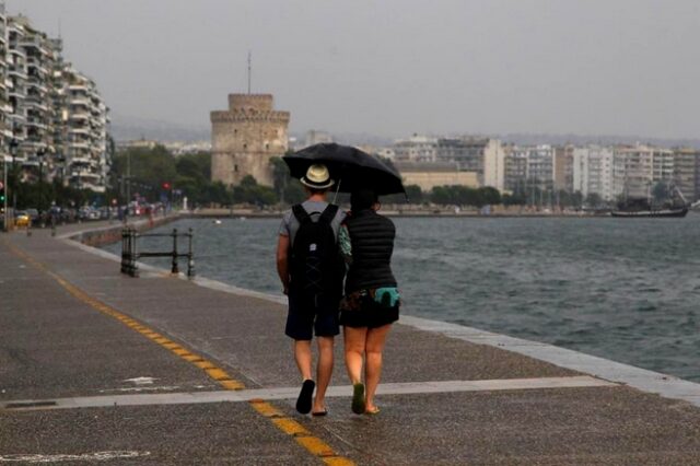 Βίντεο: Προβλήματα στη Θεσσαλονίκη από δυνατή νεροποντή