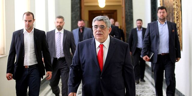 Θύελλα αντιδράσεων στα κόμματα μετά την ομολογία Μιχαλολιάκου
