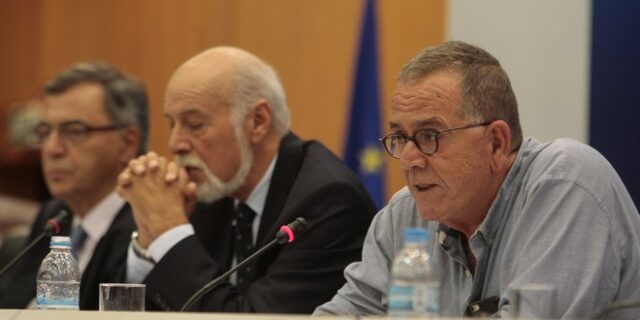 Μέτρα για την οικονομική στήριξη και την αποσυμφόρηση των νησιών από τους πρόσφυγες ανακοίνωσε η υπηρεσιακή κυβέρνηση
