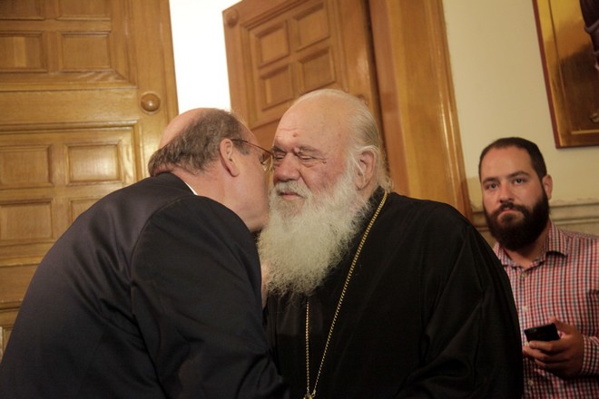 Συνάντηση Φίλη – Ιερώνυμου: Κατεβάζουν τους τόνους για το θέμα των θρησκευτικών