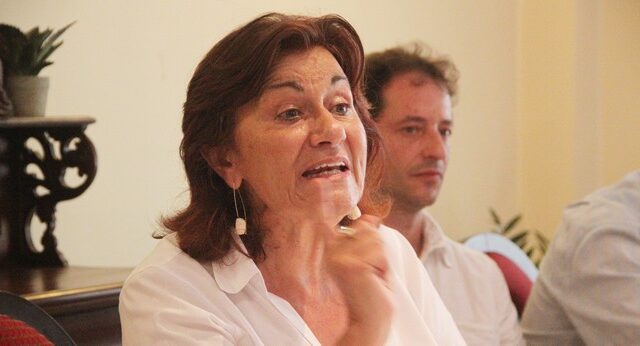 Θεανώ Φωτίου: ‘Με το τίποτα όπως είναι τα γεμιστά χορταίνει ολόκληρη οικογένεια. Έτσι θα τα καταφέρουμε’