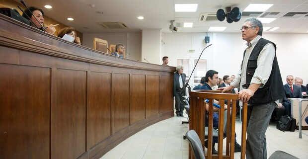 Δίκη Χρυσής Αυγής. Πατέρας Φύσσα προς υπερασπιστές: Αν με σεβόσουν, δεν θα ήσουν εδώ