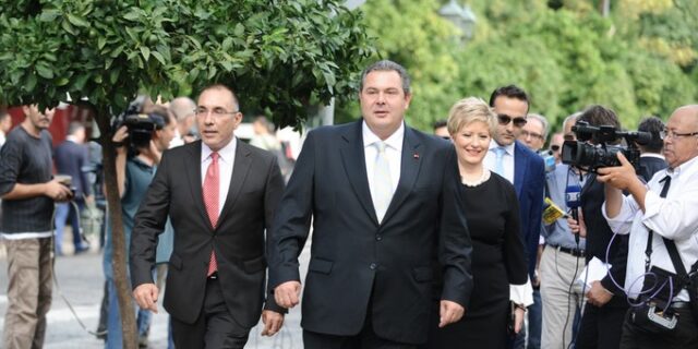 Ο Π. Καμμένος παραίτησε τον Δ. Καμμένο μέσω #twitter για τα ρατσιστικά tweet