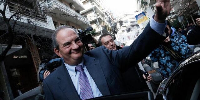 Εκλογές 2015: Ο Κώστας Καραμανλής στηρίζει Μεϊμαράκη και ζητά να μην πάνε χαμένες οι θυσίες του λαού