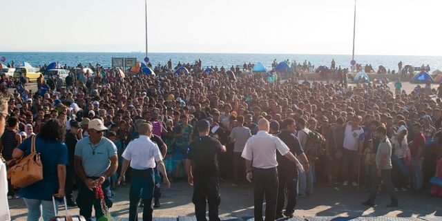 Μεταναστευτικό: Ένα κοριτσάκι 5 ετών ανασύρθηκε νεκρό ανοιχτά της Λέσβου. Διασώθηκαν 13 μετανάστες