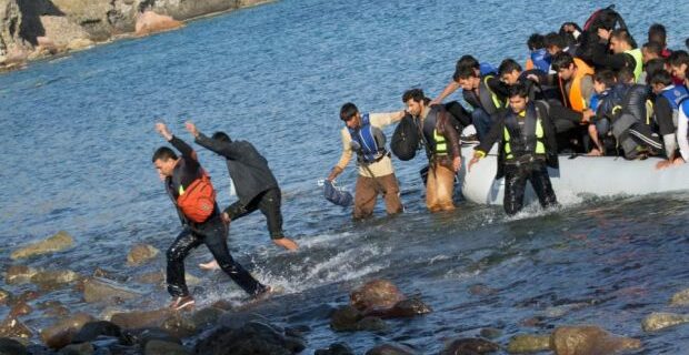 Συνελήφθη 30χρονος που μετέφερε εξωλέμβιους κινητήρες από τα σκάφη που καταφθάνουν οι πρόσφυγες στη Λέσβο