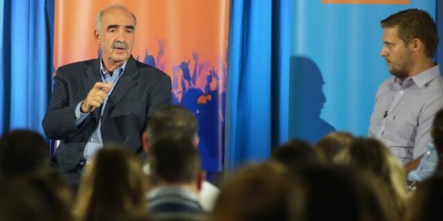 Εκλογές 2015: Υπουργείο Νέας Γενιάς υποσχέθηκε ο Μεϊμαράκης σε διάλογο με νέους