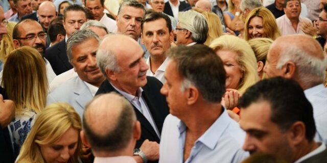Στρατηγική και αγκάθια για τη ΝΔ, 15 ημέρες πριν την κάλπη