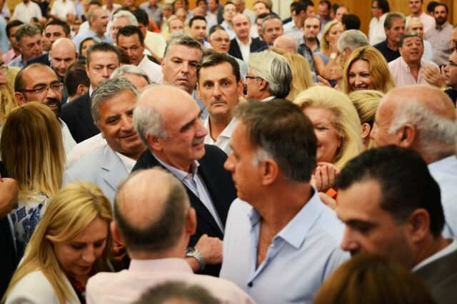 Στρατηγική και αγκάθια για τη ΝΔ, 15 ημέρες πριν την κάλπη