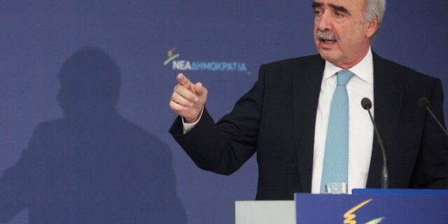 Εκλογές 2015: Χωρίς ανατροπές, με συμβολικά ανοίγματα προς κέντρο και δεξιά, τα ψηφοδέλτια της ΝΔ