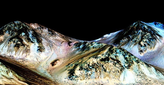 Η NASA επιβεβαίωσε την ύπαρξη νερού σε υγρή μορφή στον Άρη