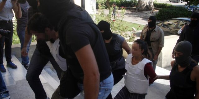 Στο μικροσκόπιο της Αντιτρομοκρατικής τα όπλα και οι τηλεφωνικές συνομιλίες των συλληφθέντων