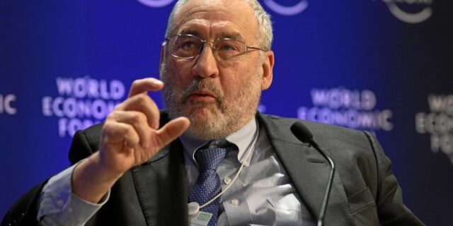 Στίγκλιτς: Νέα κρίση του ευρώ λόγω ελαττωματικής διάρθρωσης της Ευρωζώνης