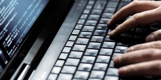 Μητροπολίτης έδιωξε νεωκόρο από την εκκλησία του και εκείνος τον εκδικήθηκε στο διαδίκτυο