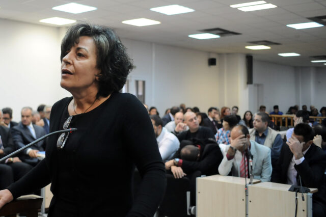 Δίκη Χρυσής Αυγής. Η Μάγδα Φύσσα “έδειξε” Μιχαλολιάκο