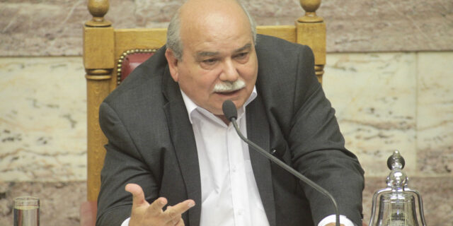 Παρέμβαση Βούτση για ΜΜΕ: Η διαπλοκή ξεκινά από τον αριθμό των αδειών