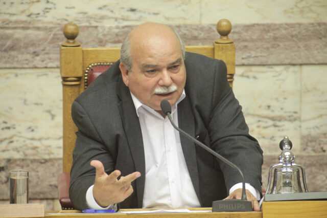 Παρέμβαση Βούτση για ΜΜΕ: Η διαπλοκή ξεκινά από τον αριθμό των αδειών