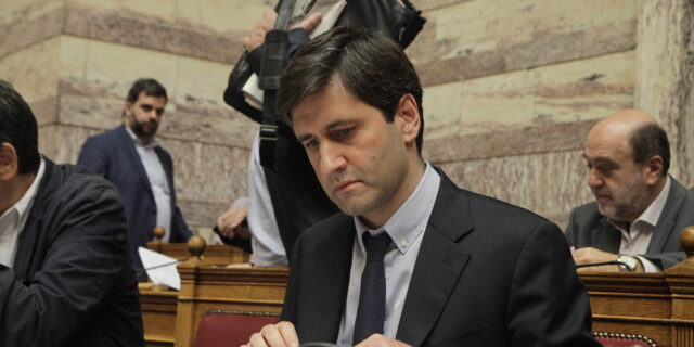 Δέσμευση Χουλιαράκη για δημοσιονομική ισορροπία και κοινωνική δικαιοσύνη