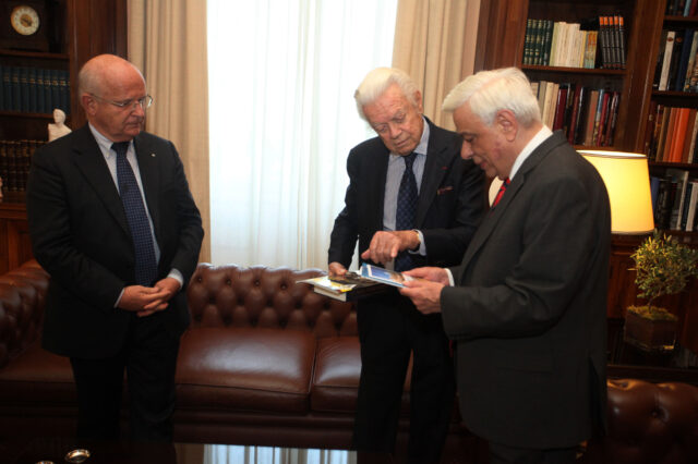 Παυλόπουλος: Αναγκαία η επιστροφή των Γλυπτών του Παρθενώνα γιατί ανήκουν σε ένα μοναδικό μνημείο