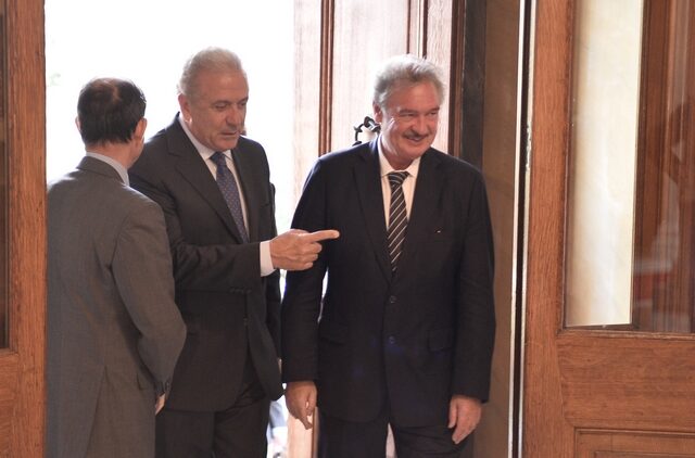 Επιτάχυνση της λειτουργίας των κέντρων υποδοχής, ζήτησαν Ασελμπορν και Αβραμόπουλος