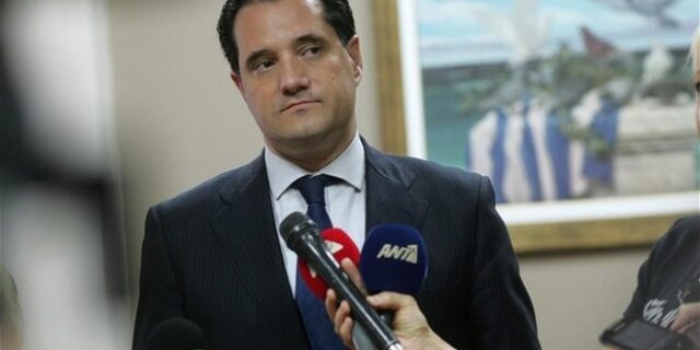 Σε διαδήλωση κατά της κυβέρνησης και του μνημονίου καλεί ο Άδωνις!