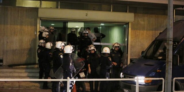 Ελεύθεροι οι καταληψίες του Ρουβίκωνα