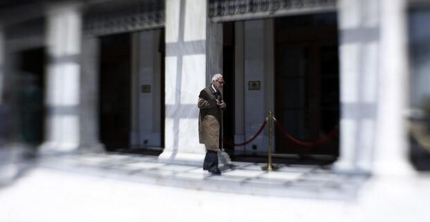 Νέες δυσάρεστες εκπλήξεις για ακόμη 100.000 ασφαλισμένους