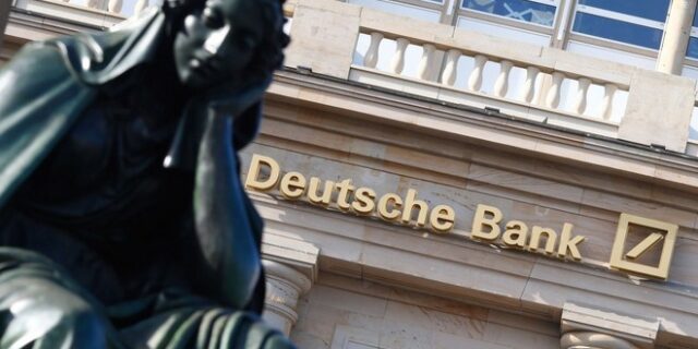 Η Deutsche Bank ανακοίνωσε μείωση του προσωπικού της κατά 26.000 εργαζομένους έως το 2018
