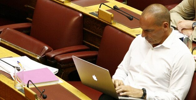 Στο αρχείο το ‘plan B’ για παράλληλο νόμισμα και χακάρισμα ΑΦΜ πολιτών