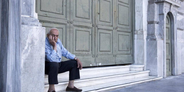 Suddeutsche Zeitung: Οι καθυστερήσεις στα προαπαιτούμενα “μπλοκάρουν” την δόση