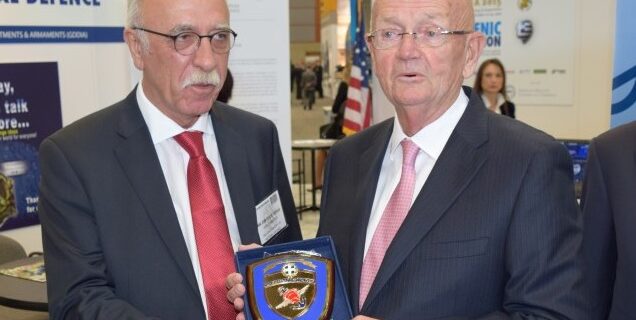 Δ. Βίτσας: “Τελειώνουμε με τους εθνικούς προμηθευτές”