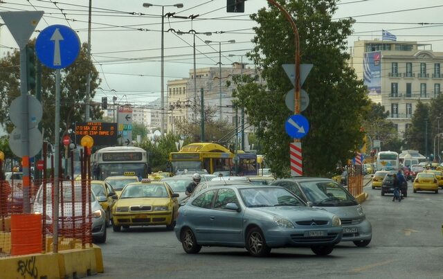 Εξετάζουν αυξήσεις στα τέλη κυκλοφορίας για να μην επιβληθεί ΦΠΑ 23% στην ιδιωτική εκπαίδευση