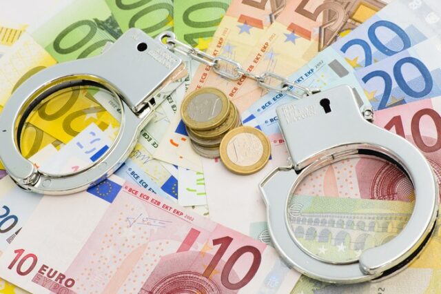 Συνελήφθησαν από το Εσωτερικών Υποθέσεων υπάλληλος της Περιφέρειας Στερεάς Ελλάδος και η σύντροφός του