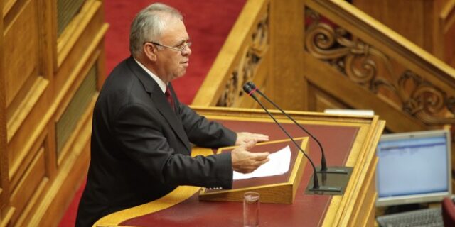 Δραγασάκης: Τρόικα και προηγούμενες κυβερνήσεις προστάτευσαν τη διαπλοκή στα ΜΜΕ