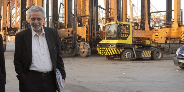 Αντιμέτωπος με την παράταξή του ο Δρίτσας στον Πειραιά