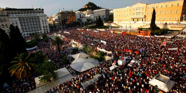 Έρευνα: Οι ‘αγανακτισμένοι’ αποσταθεροποίησαν το δικομματικό σύστημα ΠΑΣΟΚ – ΝΔ