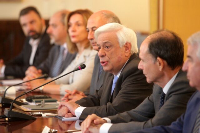 Ο Παυλόπουλος για το προσφυγικό: Είναι ανάγκη να σταματήσει ο πόλεμος στη Μ. Ανατολή