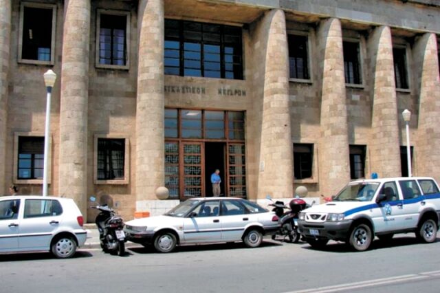 Ασύλληπτη διαστροφή στη Ρόδο: Μητέρα, παππούς και θεία φέρονται να βίασαν 7χρονο κοριτσάκι